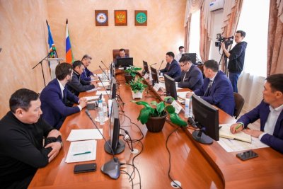 Глава Якутии провел совещание по вопросам социально-экономического развития Сунтарского улуса
