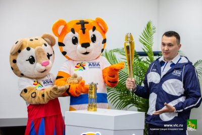 Факел VII международных спортивных игр "Дети Азии" презентовали во Владивостоке