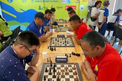 Мастера ФИДЕ участвуют в соревнованиях по шахматам в VIII Играх народов Якутии