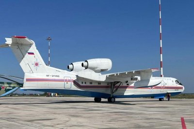 Самолет Бе-200 сегодня работает в Мирнинском районе
