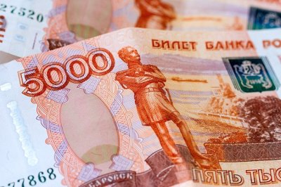 В Якутии банки выявили шесть фальшивых пятитысячных купюр