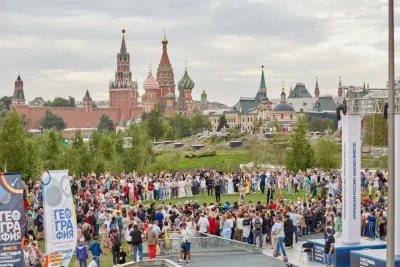 Более тысячи человек станцевали осуохай в честь 100-летия ЯАССР в Москве