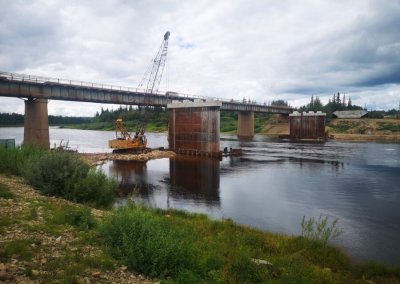 Мост через реку Нюю в Ленском районе Якутии готов на 33%
