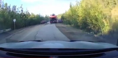 Массовая авария произошла из-за отказа тормозов у автокрана на трассе Якутск — Намцы