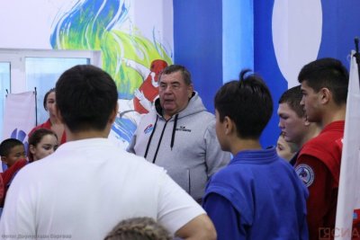 Президент Международной федерации самбо встретился с якутскими спортсменами