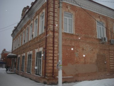 Двухэтажное здание каменное конца XIX века, бывший магазин и жилые помещения купца Хейфица /  / Кемеровская область