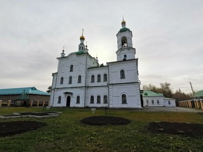 Свято-Троицкая церковь /  / Тюменская область