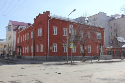Двухэтажное кирпичное здание, стиля "Модерн" /  / Курганская область
