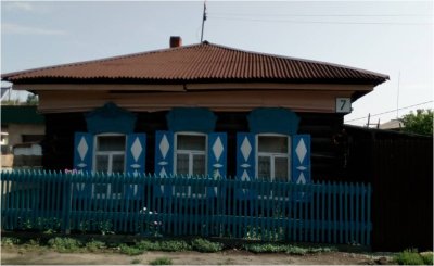 Жилой дом с воротами /  / Иркутская область