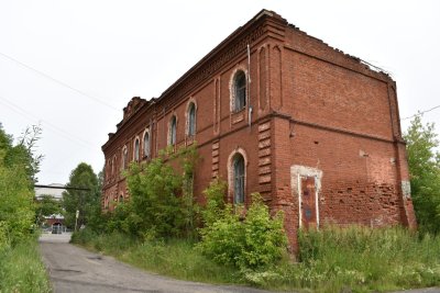 Двухэтажное каменное здание начала XX века, ныне городской узел связи /  / Кемеровская область