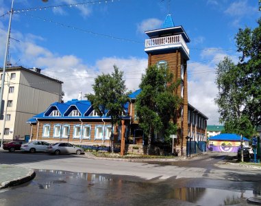 Здание пожарного депо /  / Ханты-Мансийский автономный округ — Югра