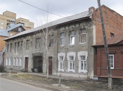 Жилой комплекс: три жилых дома, сарай, ворота /  / Тамбовская область