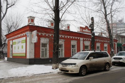 Дом, владельцем которого в 1900-х - 1915 гг. являлся Я.С. Комаров /  / Иркутская область