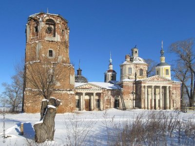 Воскресенская церковь с колокольней /  / Московская область