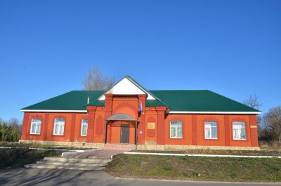 Здание бывшего земского училища /  / Орловская область