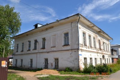 Здание бывшего реального училища, двухэтажное, каменное /  / Вологодская область