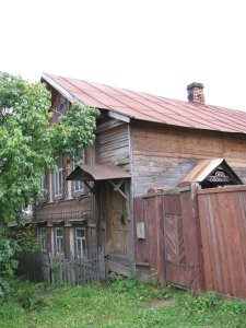 Жилой дом, двухэтажный, деревянный /  / Вологодская область