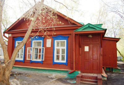Дом, в котором жил и в 1889 г. умер поэт-сатирик, «король-рифмы» Д. Д. Минаев /  / Ульяновская область