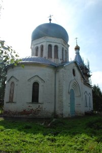 Покровская церковь, построенная в 1875 г. /  / Ивановская область