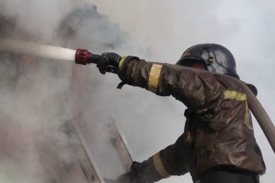 Кооперативные гаражи на автостраде 50 лет Октября горели в Якутске