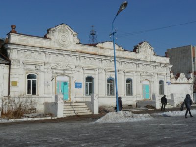 Здание районной библиотеки - одной из первых библиотек в области, основанной в 1912 году /  / Омская область