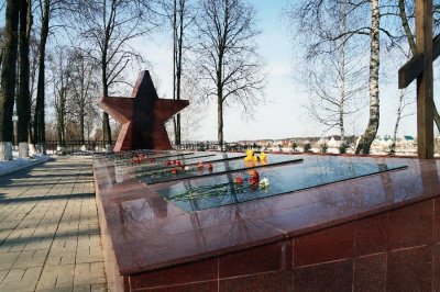 Братская могила советских воинов, погибших в боях с фашистами, 1941 г. /  / Тверская область