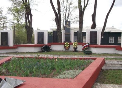 Братская могила  советских  воинов, замученных  фашистами /  / Тверская область