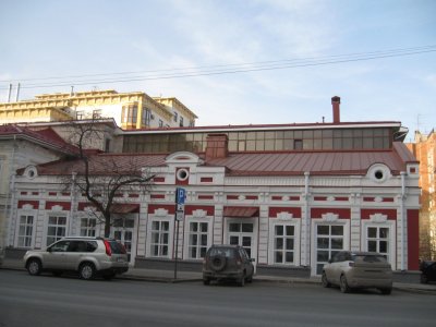 Здание, где был открыт один из первых кинотеатров Перми "Колибри" /  / Пермский край