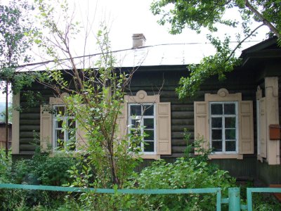 Дом, в котором в 1916-1920 гг. жил председатель первого Сахалинского ревкома Александр Трофимович Цапко /  / Сахалинская область
