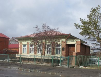 Дом, в котором в 1920 г.  размещался уездный революционный комитет /  / Новосибирская область