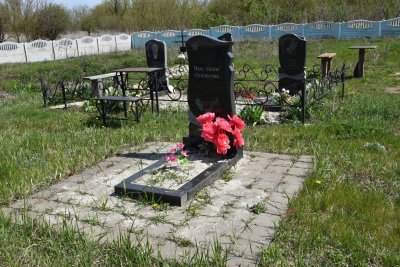 Братская могила советских воинов, погибших в боях с фашистскими захватчиками в 1943 году /  / Белгородская область