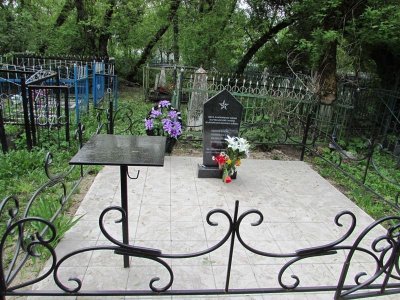 Братская могила партизан, расстрелянных фашистскими захватчиками /  / Орловская область