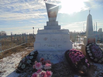 Братская могила красноармейцев (250 человек), расстрелянных белоказаками в ночь на 5 сентября 1919 г. /  / Астраханская область