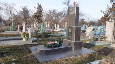 Братская могила 28 советских воинов /  / Краснодарский край