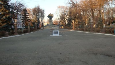Братская могила  75 советских воинов, погибших в 1943 г. в боях  с немецко-фашистскими захватчиками /  / Брянская область