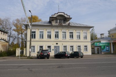 Дом, в котором в октябрьские дни 1917 года помещался первый районный Совет рабочих и солдатских депутатов /  / Ивановская область