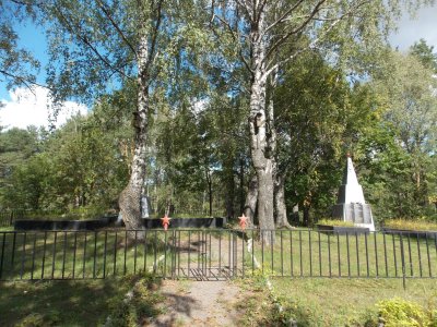 Братская могила 169 воинов Советской Армии, погибших в 1941-1943 годах в боях с немецко-фашистскими захватчиками /  / Смоленская область
