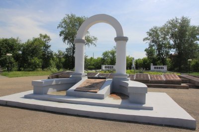 Памятник погибшим в гражданскую войну в 1918 г. /  / Курганская область