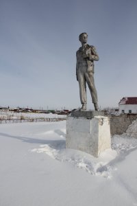 Могила-памятник пионера Коли Мяготина /  / Курганская область
