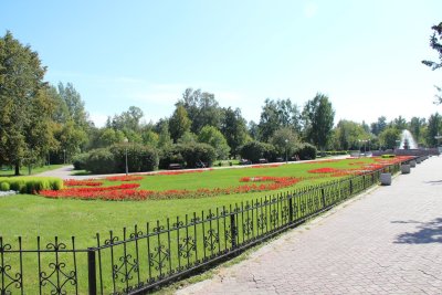 Площадь Революции - одна из первых городских площадей. Первоначально называлась Новособорной /  / Томская область
