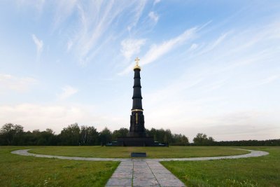 Чугунный монумент, сооруженный в 1848 г. в честь победы Дмитрия Донского над татаро-монгольскими завоевателями /  / Тульская область