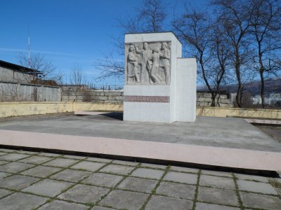 Братская могила 322 мирных жителей, расстрелянных в 1942 году немецко-фашистскими захватчиками /  / Ставропольский край