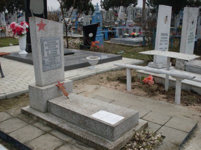 Братская могила 5 советских воинов, погибших в боях с фашистскими захватчиками /  / Краснодарский край