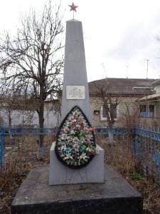 Братская могила 175 красноармейцев /  / Ставропольский край