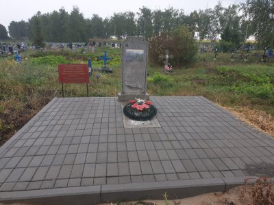 Братская могила  жертв фашизма. Захоронено 5 человек. Обелиск /  / Белгородская область