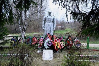 Воинское  кладбище из 10 братских могил /  / Тверская область