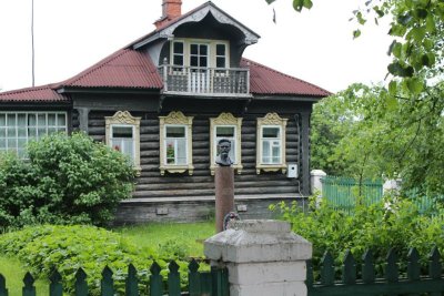 Дом, где в 1917 – 1930 г.г. жил государсвенный деятель Калинин М.И. /  / Тверская область