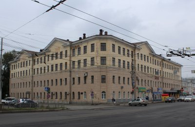 Здание бывшего городского училища, где в 1899-1905 гг. учился Д.А. Фурманов /  / Ивановская область