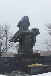 Мемориал "Скорбящая мать" /  / Республика Калмыкия