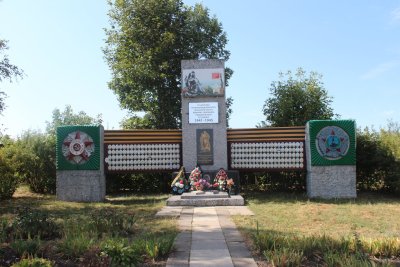 Памятник советским воинам, погибшим на фронтах Великой Отечественной войны /  / Белгородская область